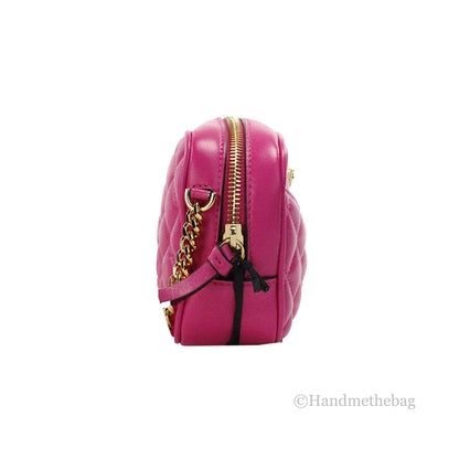 Autentica borsa a tracolla Versace piccola in pelle fucsia trapuntata con catena per fotocamera