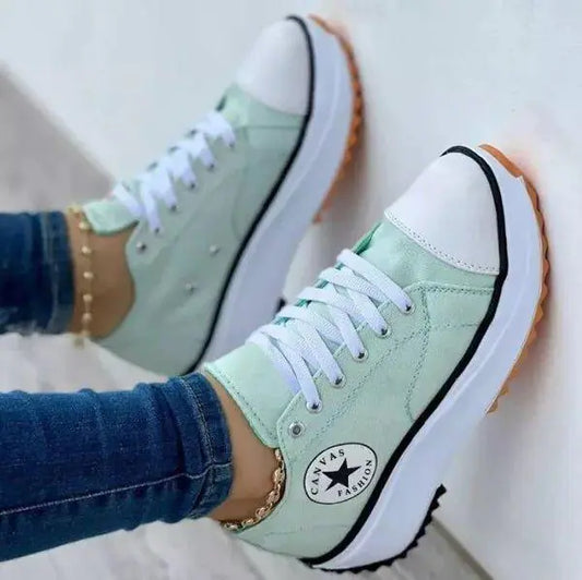 Shoes Women's Sneakers Classic