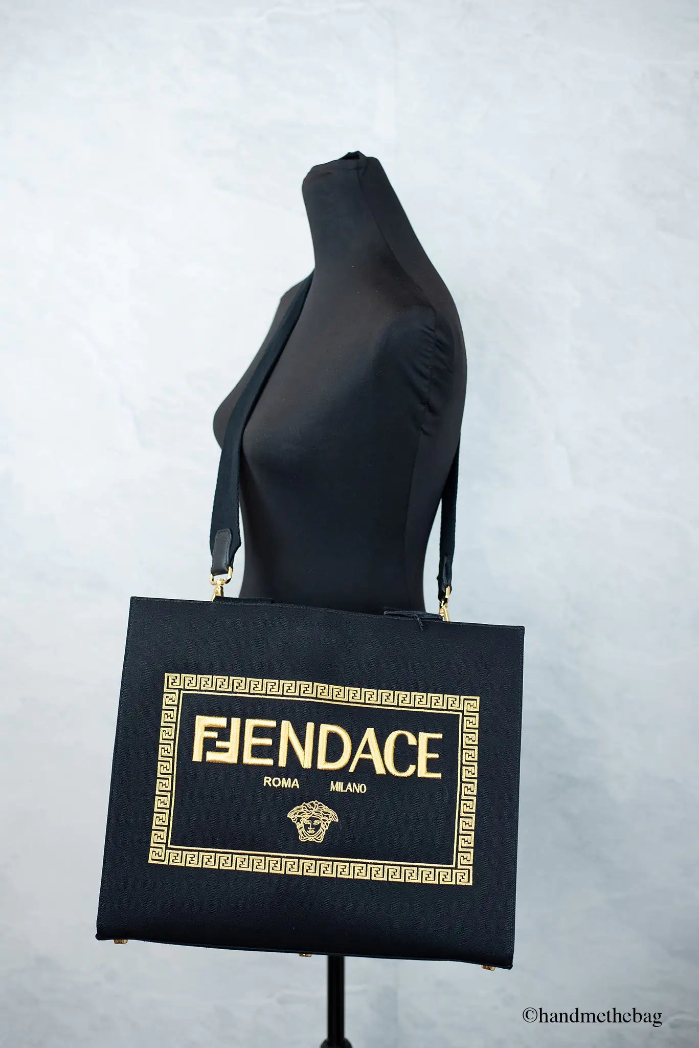 “彩虹嘉豪精选” Fendi X Versace Fendace 中号黑色帆布购物手提包