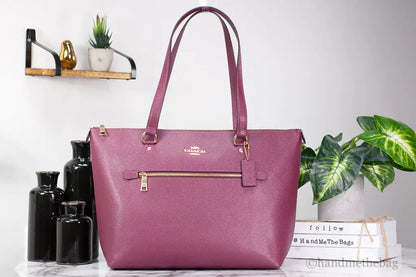 Borsa a mano Coach Gallery Tote in pelle crossgrain nera ciliegia