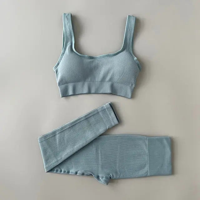 Set di abbigliamento per allenamento yoga