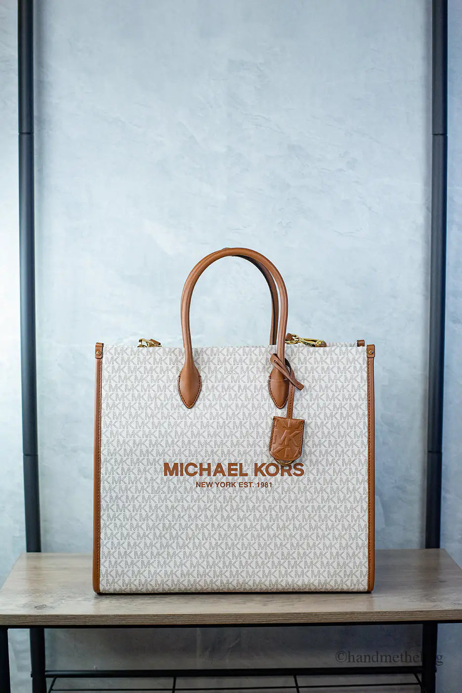 Michael Kors Mirella 大号香草色 PVC 南北手提包