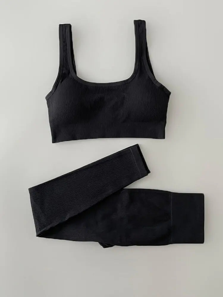 Set di abbigliamento per allenamento yoga